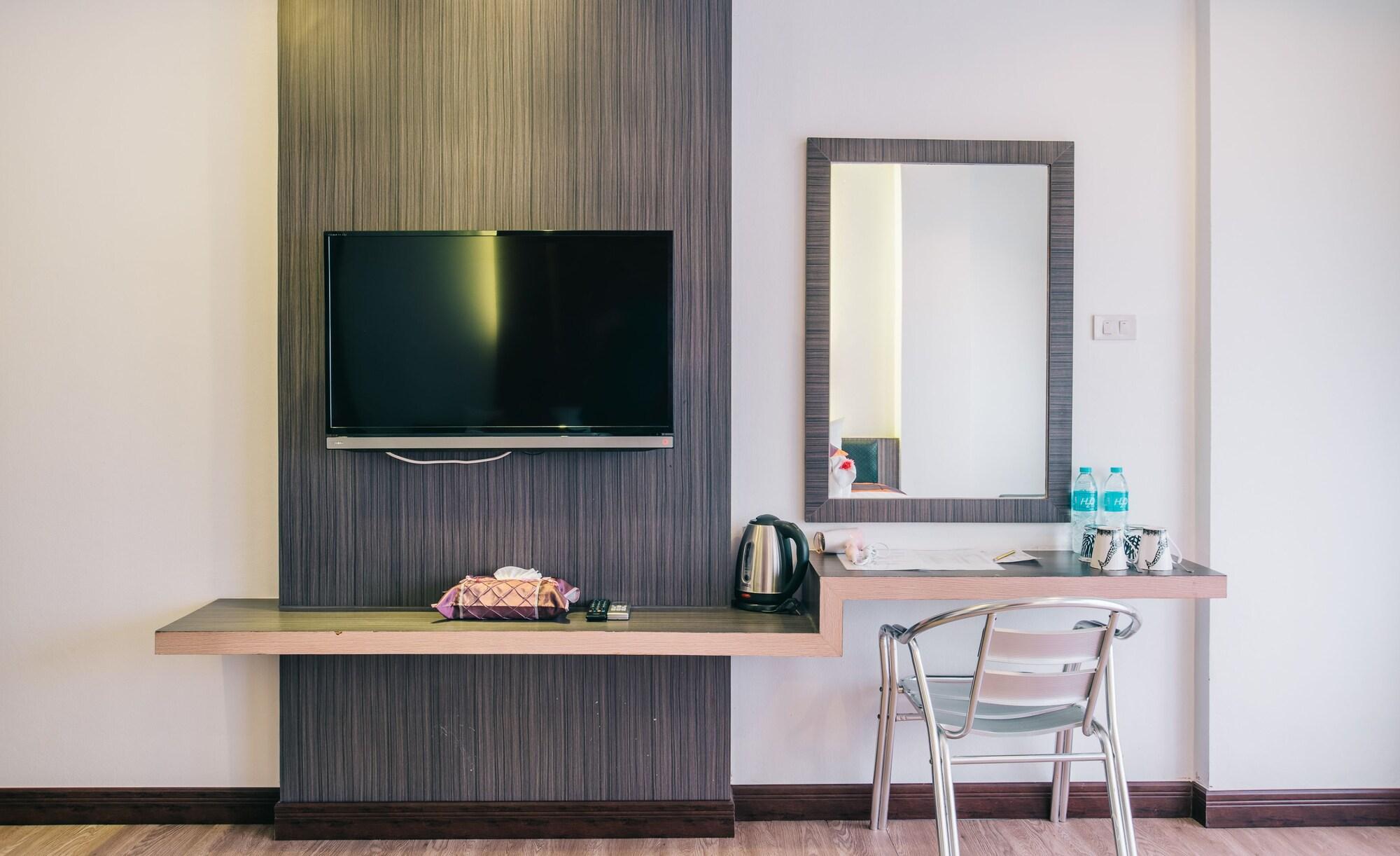 Studio Patong By Icheck Inn Phuket Extérieur photo