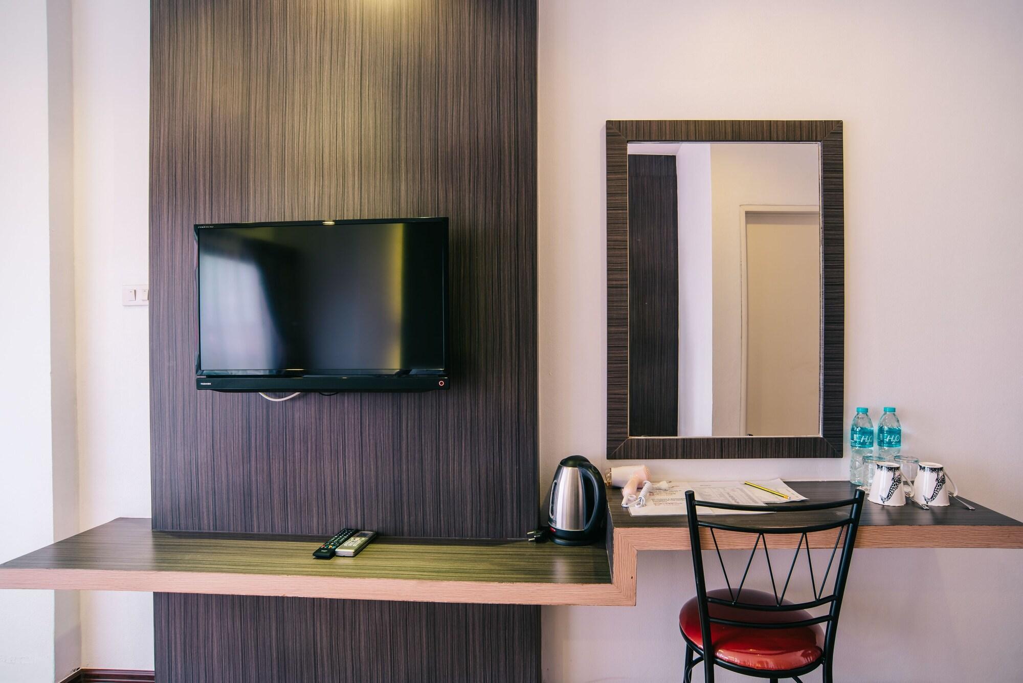 Studio Patong By Icheck Inn Phuket Extérieur photo