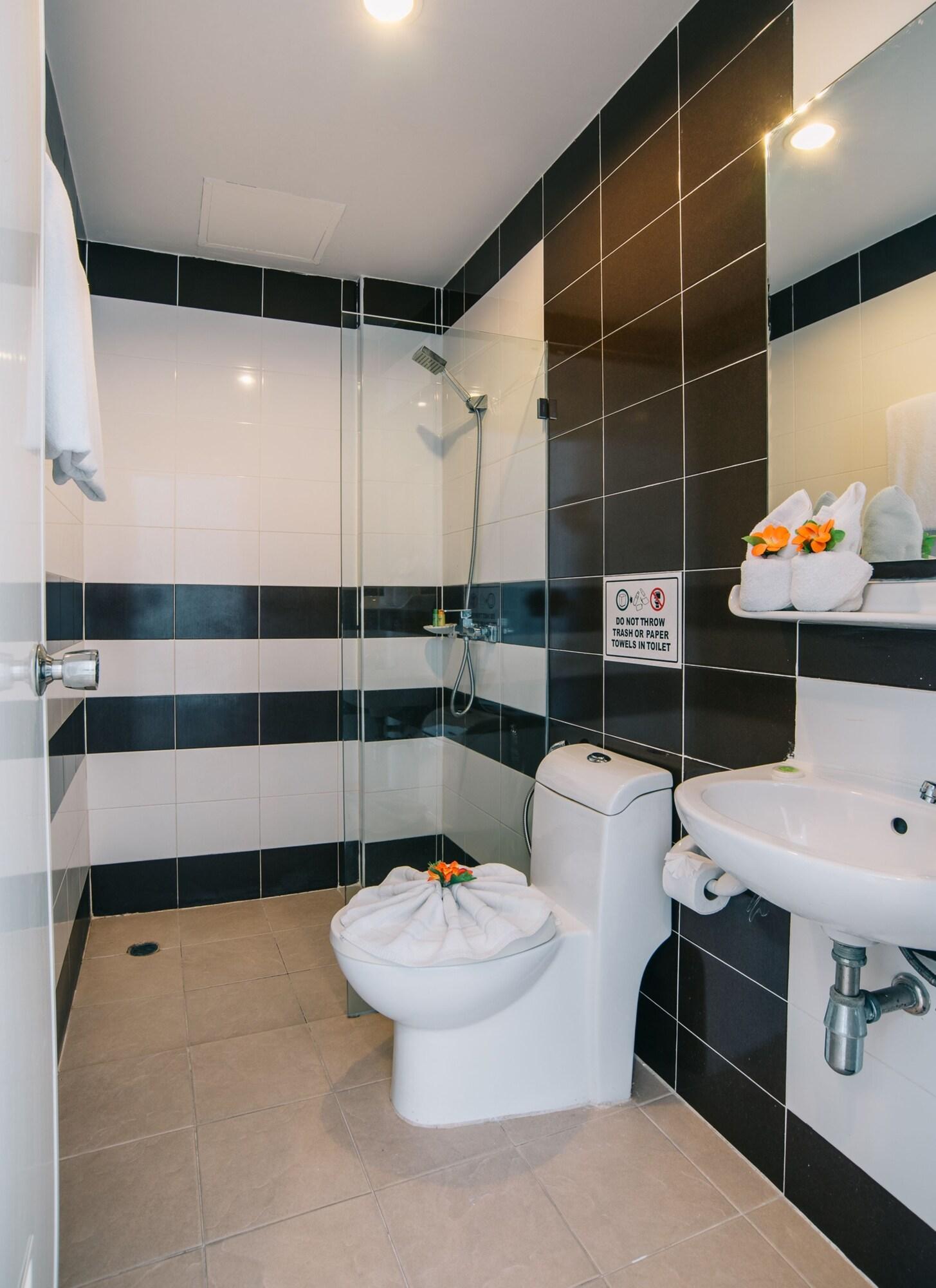 Studio Patong By Icheck Inn Phuket Extérieur photo