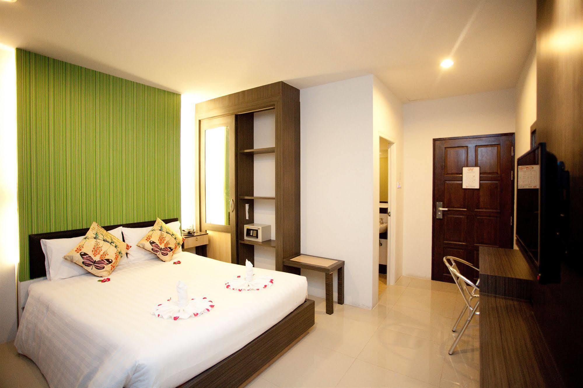 Studio Patong By Icheck Inn Phuket Extérieur photo