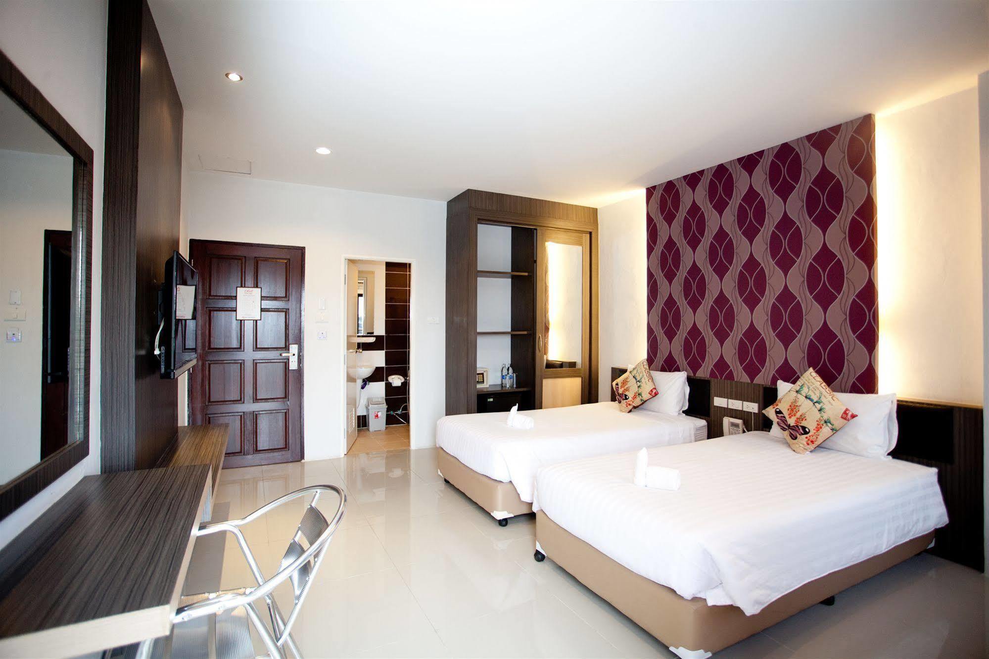 Studio Patong By Icheck Inn Phuket Extérieur photo